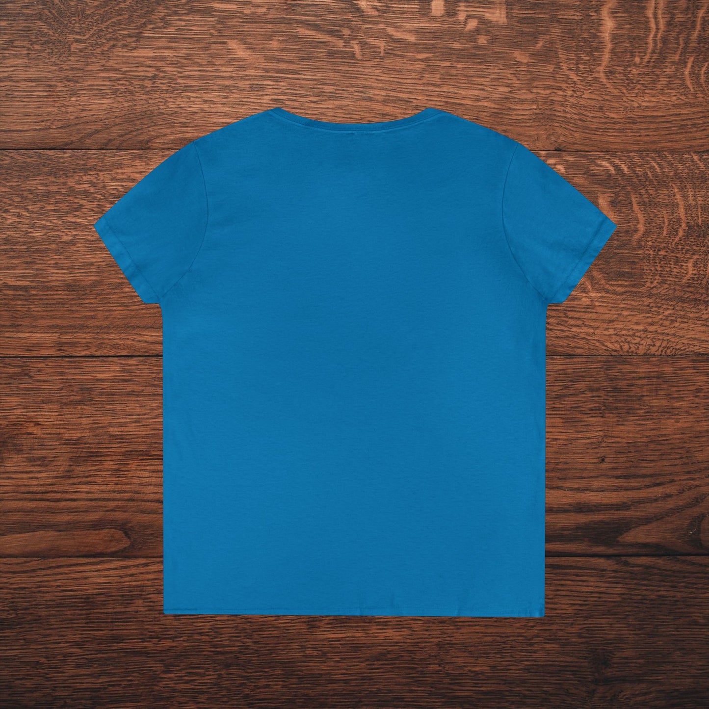 You Are Bananas! Graphic V-Neck Tee – Alma Cerámica