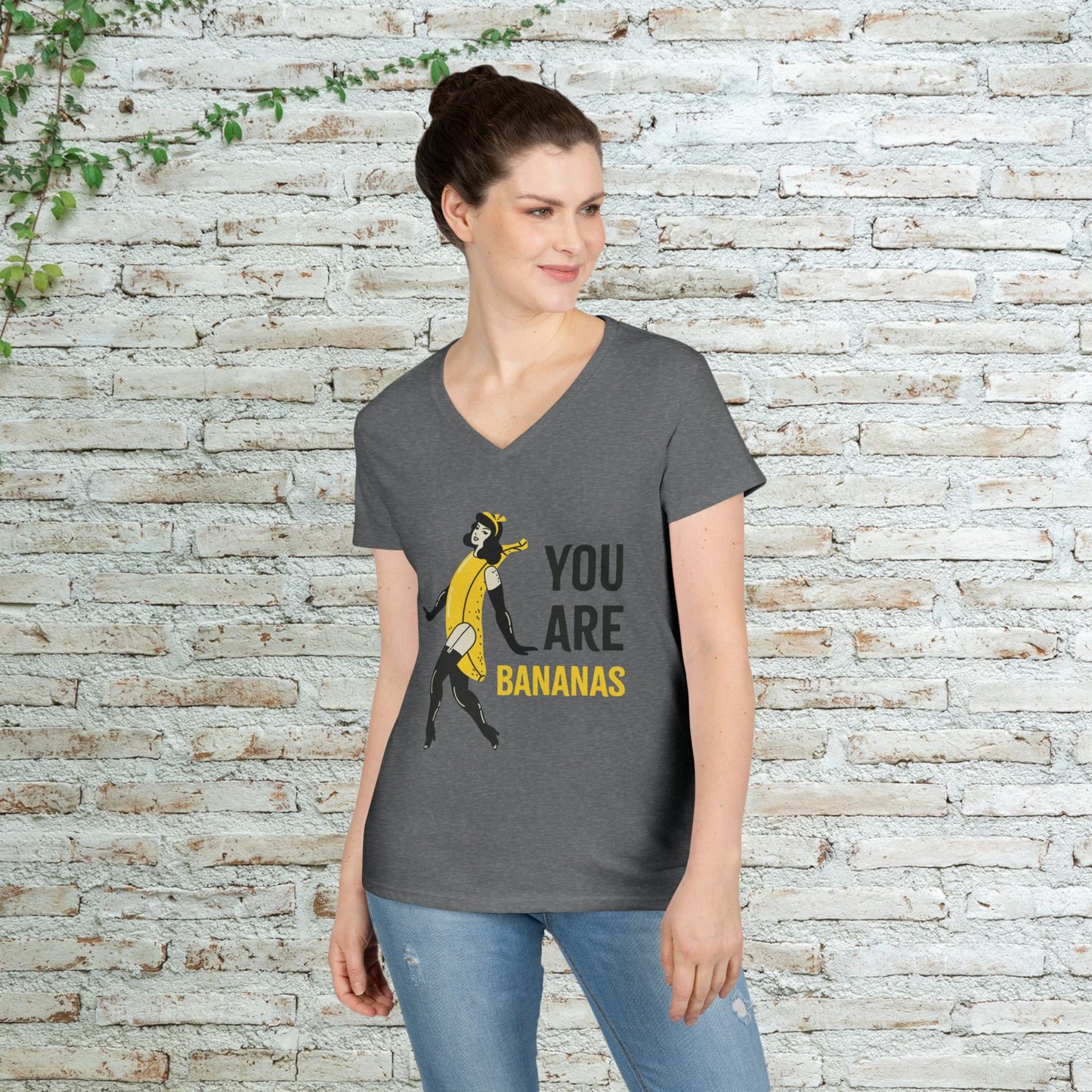 You Are Bananas! Graphic V-Neck Tee – Alma Cerámica